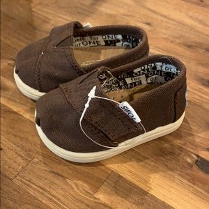 Baby shoes size 2 tiny TOMS brown canvas classic